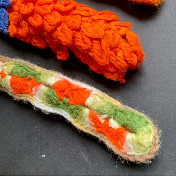 v i n t a g e :: 4 Handmade Crochet Knit Clothing Hangers Wooden Set - Picture 3 of 10